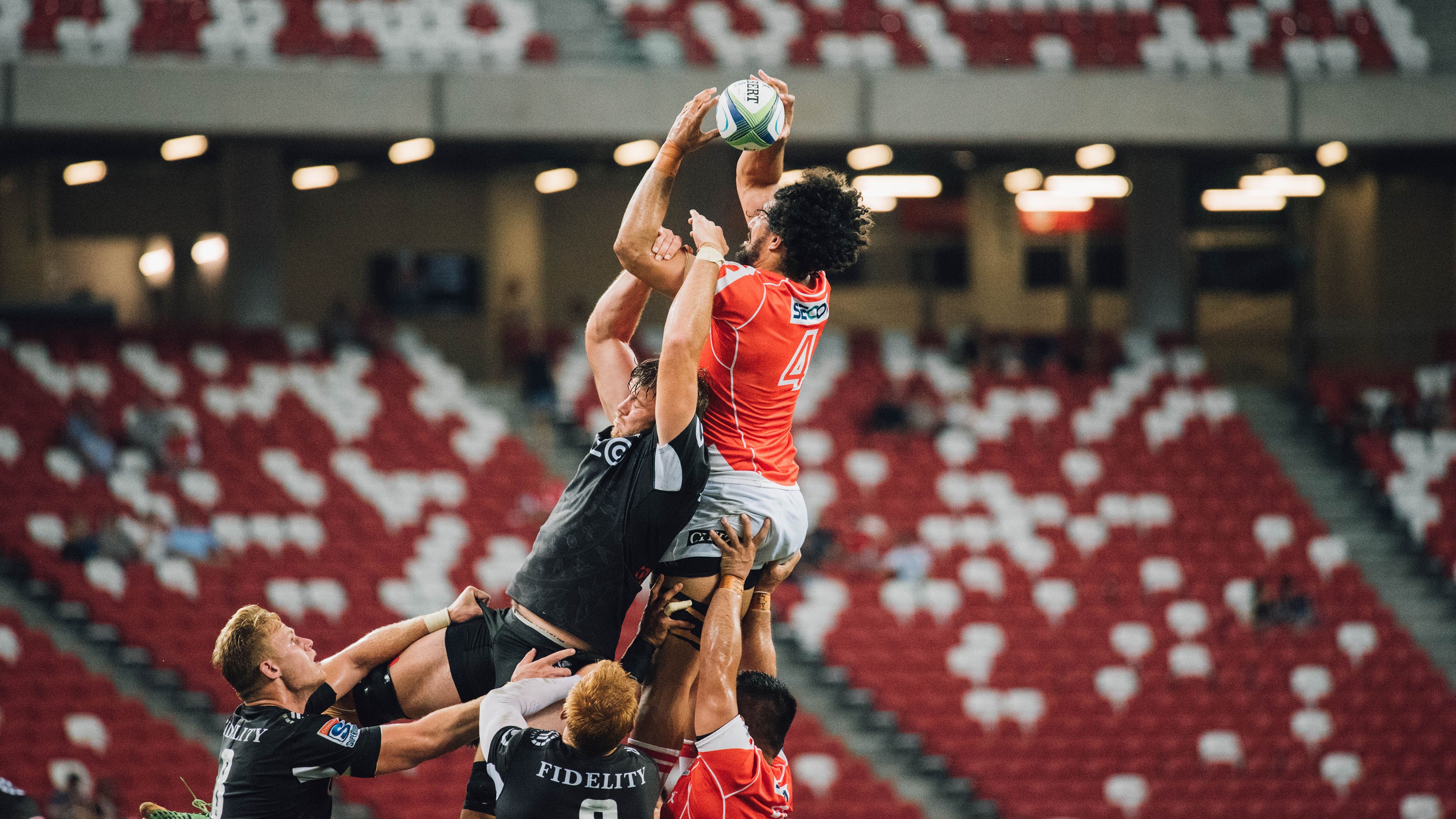 战术革命之夜,伊朗用最朴素的方式,击碎了意式美学的幻梦