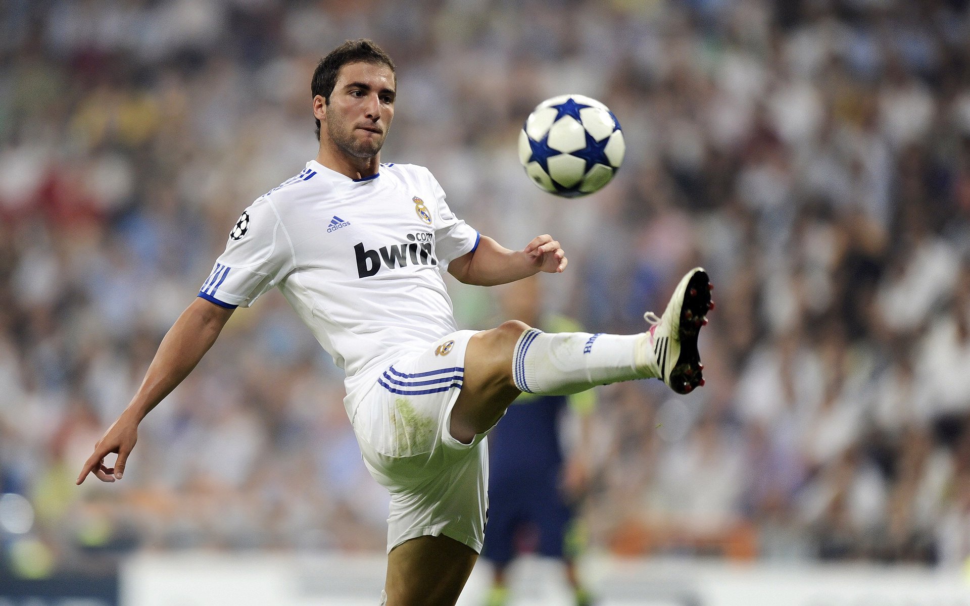 碾压还是逆袭？西决生死战，勇士用一场教科书般的团队胜利宣示王权