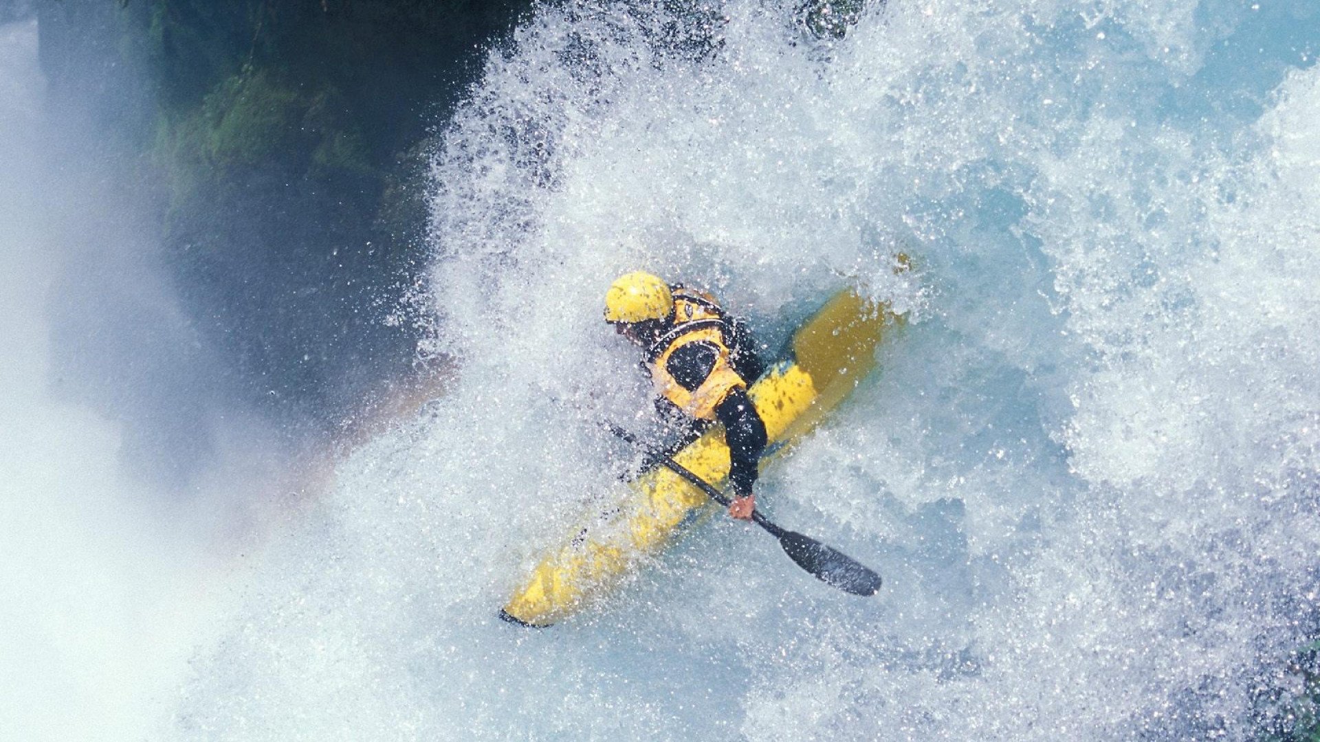 开云体育平台APP-极速与对抗，F1街道赛之夜见证欧文的攻防艺术