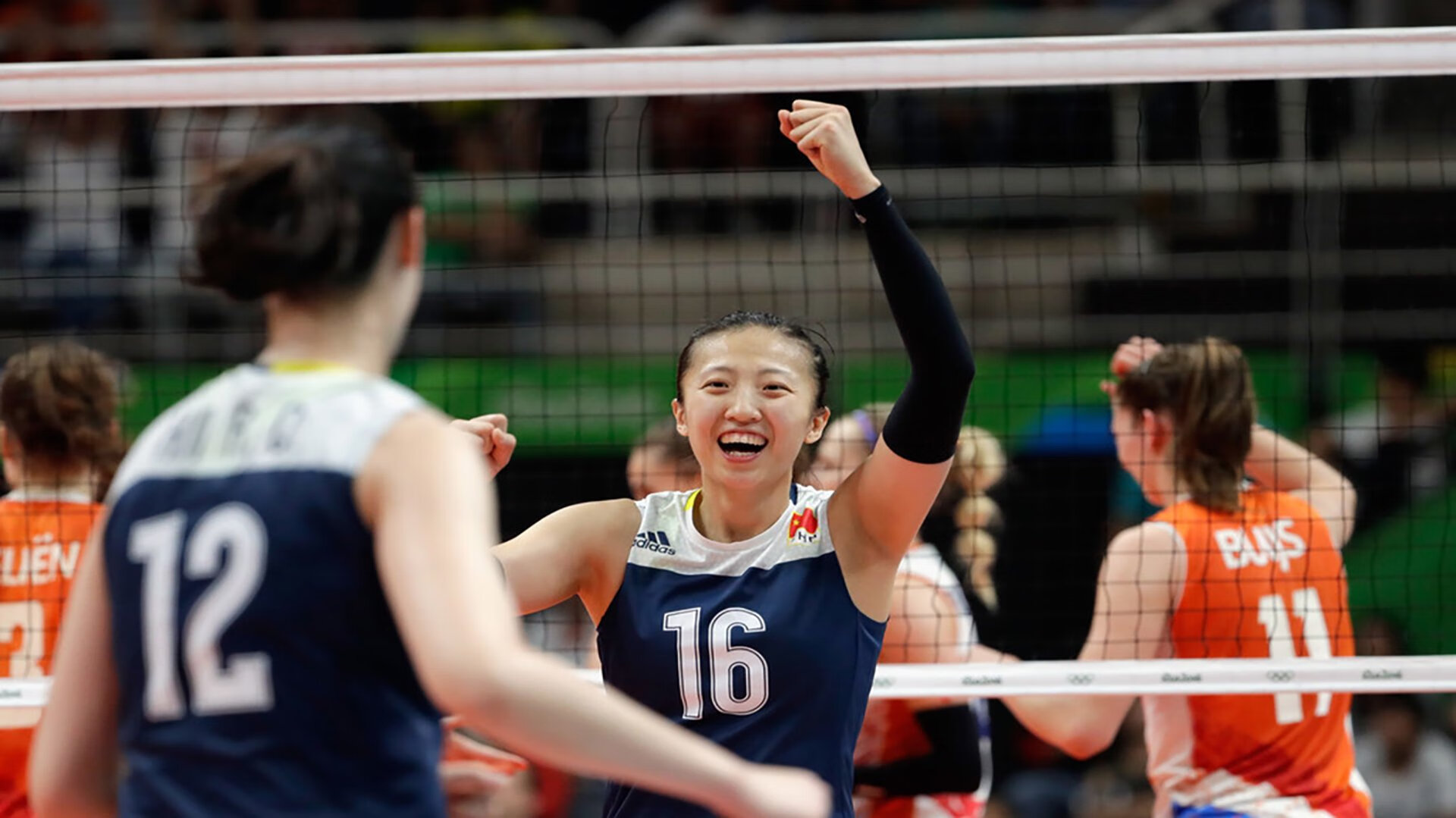 绝地反击!乌拉圭2-1逆转哥伦比亚,维尼修斯一剑封喉,铁血防线铸就经典胜利